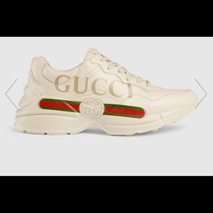 Gucci Sneakers Size 33